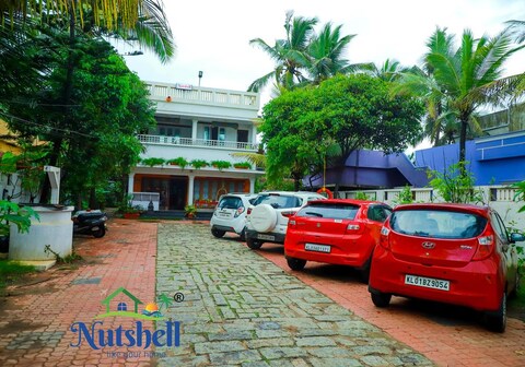 NUTSHELL Airport Retreat by the Sea