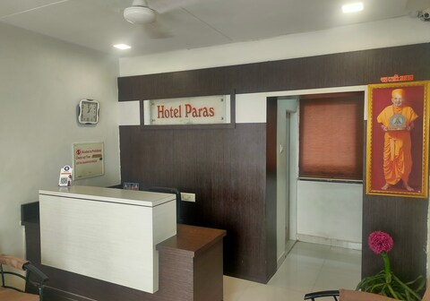 Hotel Paras