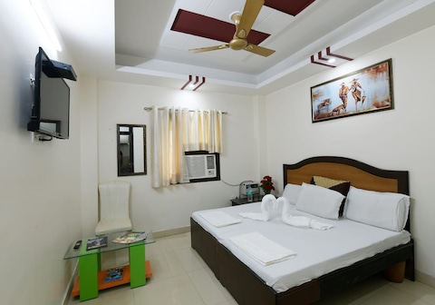 Hotel Frank Inn @2 Min Walking Distance from Railway Stn
