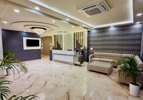 Hotel Majestic Heights