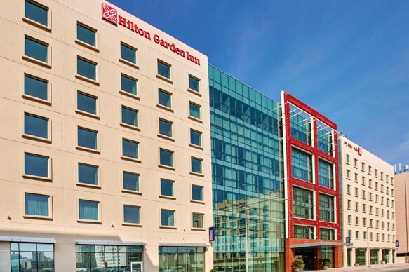 Hilton Garden Inn Dubai, Mall Avenue