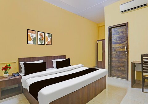 Super Hotel O Shalimar Bagh Max Hospital