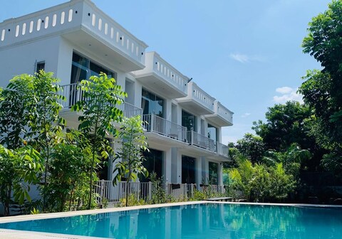 Auro De Besha Resort