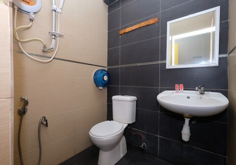 OYO 1190 Nice Stay Hotel