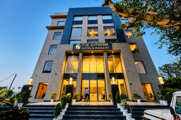 The Supreme Hotel and Banquet