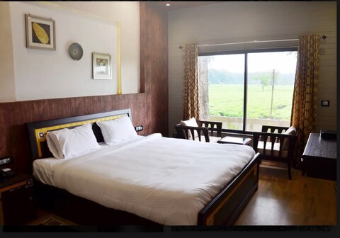 Saraswatipur Tea Resort