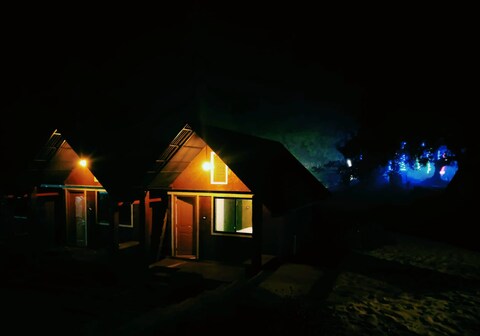 Taya Beach Front | Rooms & Restaurant