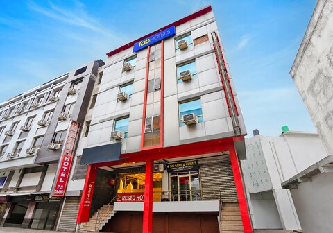 FabHotel Resto