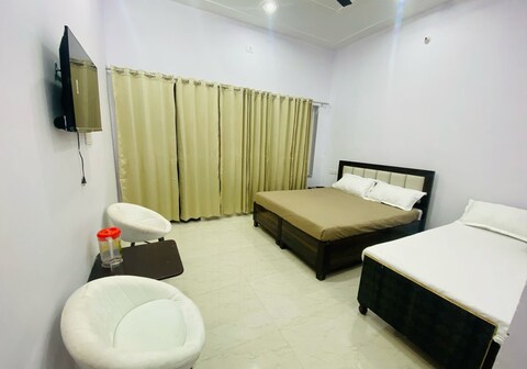 Hotel ABHYUDAY PALACE