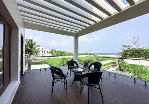 The Boss Beach Resort