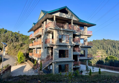 Shalom Hillcrest Inn