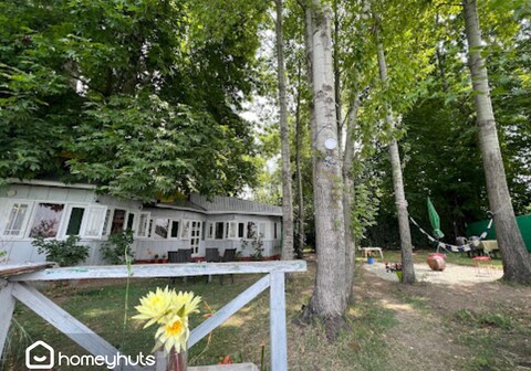 Premium Lake View |Entire Cabin| Shikara Drop |3BR| By Homeyhuts