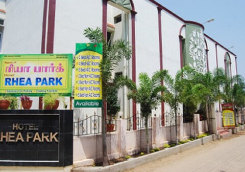 Hotel Rhea Park