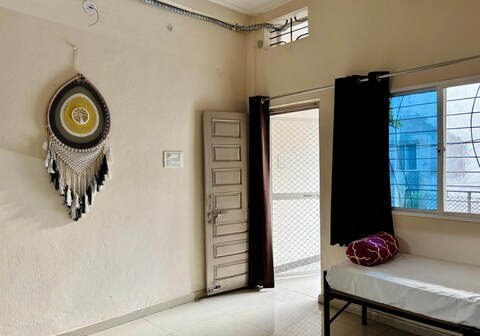 Triveni Stays & Dorms