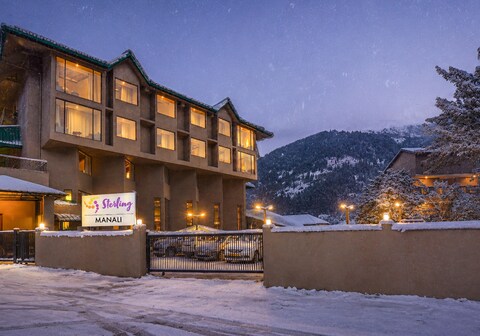 Sterling Manali (Centrally Heated Resort)