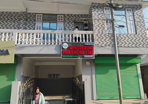WHISPERING PINES HOMESTAY