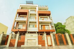 HOTEL PLATINUM PALACE NEAR MEDANTA HOSPITAL SECTOR 38, Gurgaon HOTEL PLATINUM PALACE NEAR MEDANTA HOSPITAL SECTOR 38, Gurgaon