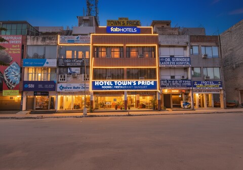 FabHotel Town Pride