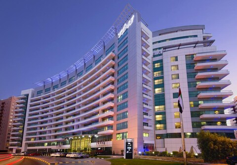 TIME Oak Hotel & Suites