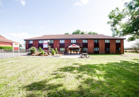 OYO Sunrise Hotel, A46 N Leicester