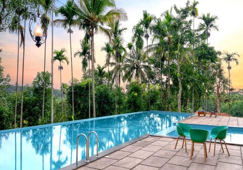 KING FLORA ORGANIC FARM RESORT