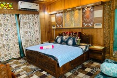 New Lucifer Houseboat, Srinagar New Lucifer Houseboat, Srinagar