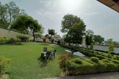 Radha Krishna Dham, Vrindavan Radha Krishna Dham, Vrindavan