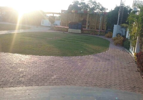Landmark Garden And Celebration