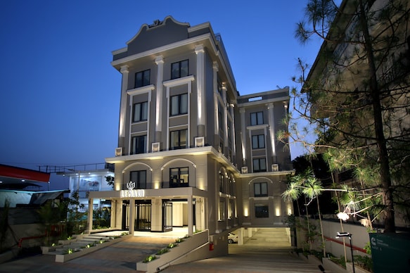 LEMARQ (2 Min drive from Rajpur Road)