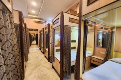The Pushpak Dorms@Parkstreet , Kolkata The Pushpak Dorms@Parkstreet , Kolkata