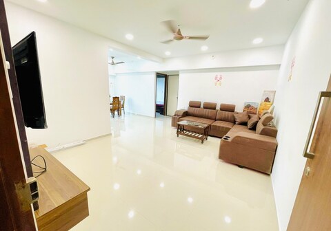 2bhk spacious flat in Mumbai