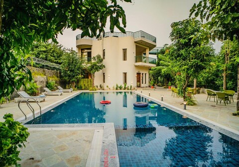 The Solarium House Entire 6 BHK with Private Pool