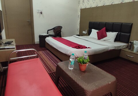 hotel chandranarayan