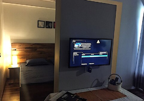 Studio 4 Serviced Studio Aptt.Near Airport: Vasant Kunj