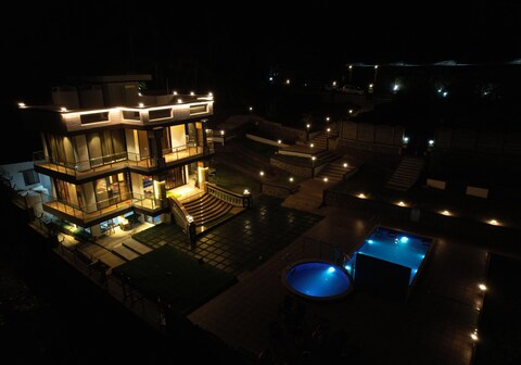 Mountain View 5BHK Luxury Villa by Stay Bay