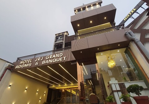 Hotel JRJ Grand