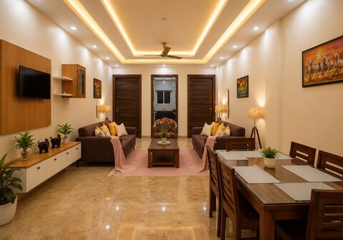 Lime Tree Palatial | Entire 2BHK Apartments @GolfCourse