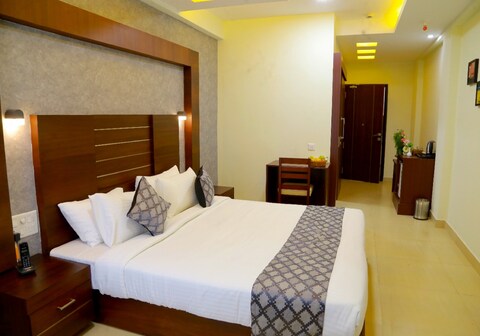Club 99 Suites