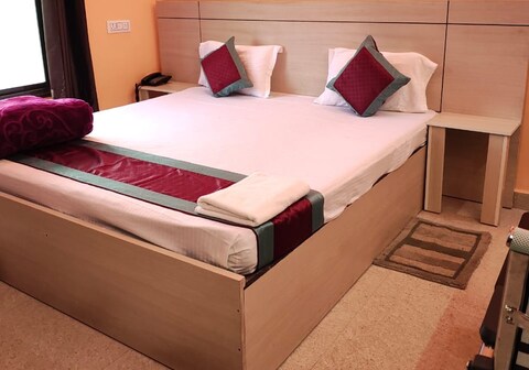 Hotel Shivdhani Ballia