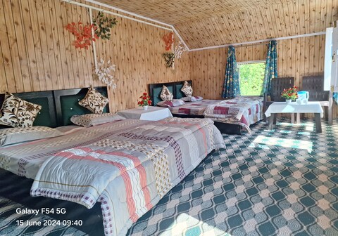 The Family Guest House Gurez