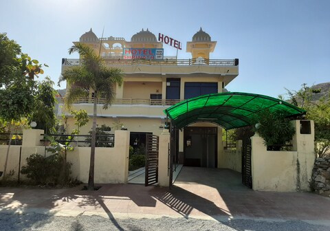 Hotel Shrinath AND Restaurant