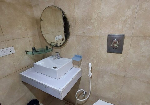 Hotel O Sk Tower Near Rithala Metro Station