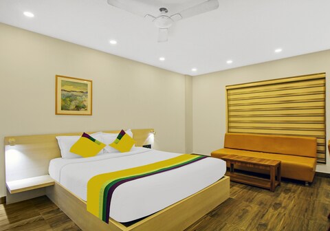 Itsy Hotels Transit Express Near Sealdah Station