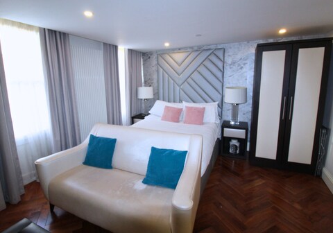 Baker Street by Viridian Apartments