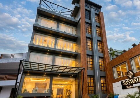 Hotel Saswata 15 mins drive to Shri Ram Mandir & Hanuman Garhi