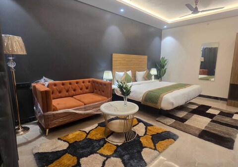 Collection O Daudpur Gholgher