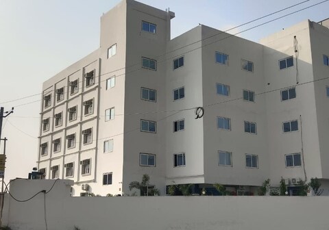 Hotel Ram Janki Palace