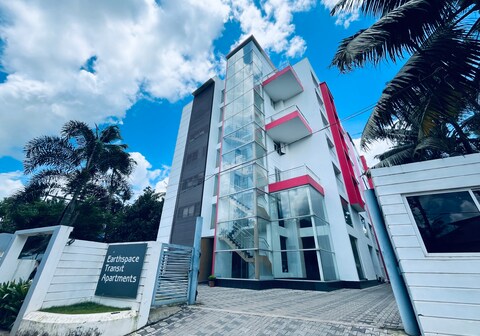 Habitat 1 BHK Service Apartment | 3 km from Cochin Airport