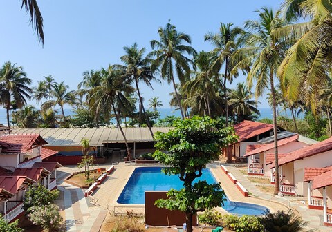 Serafinos Beach Resort