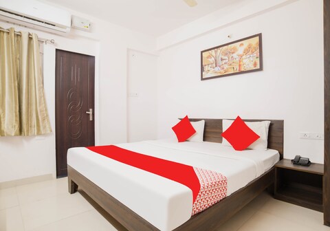Hotel O by OYO Golden Villa Khandkar park